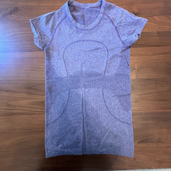Lululemon short sleeve workout shirt - Picture 1 of 2